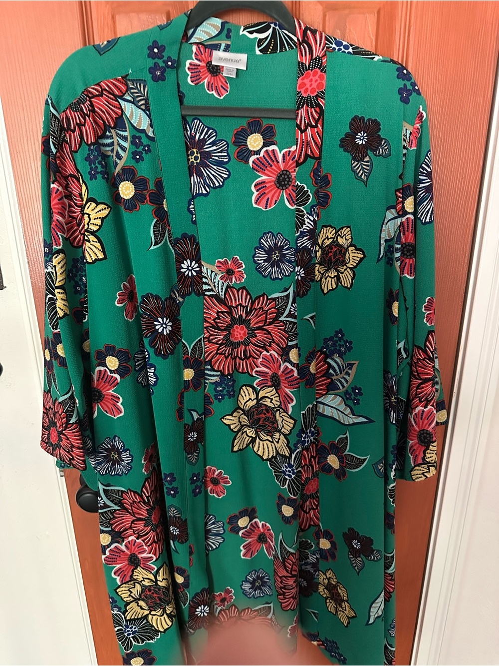 Avenue Women’s Green Floral Kimono Cardigan